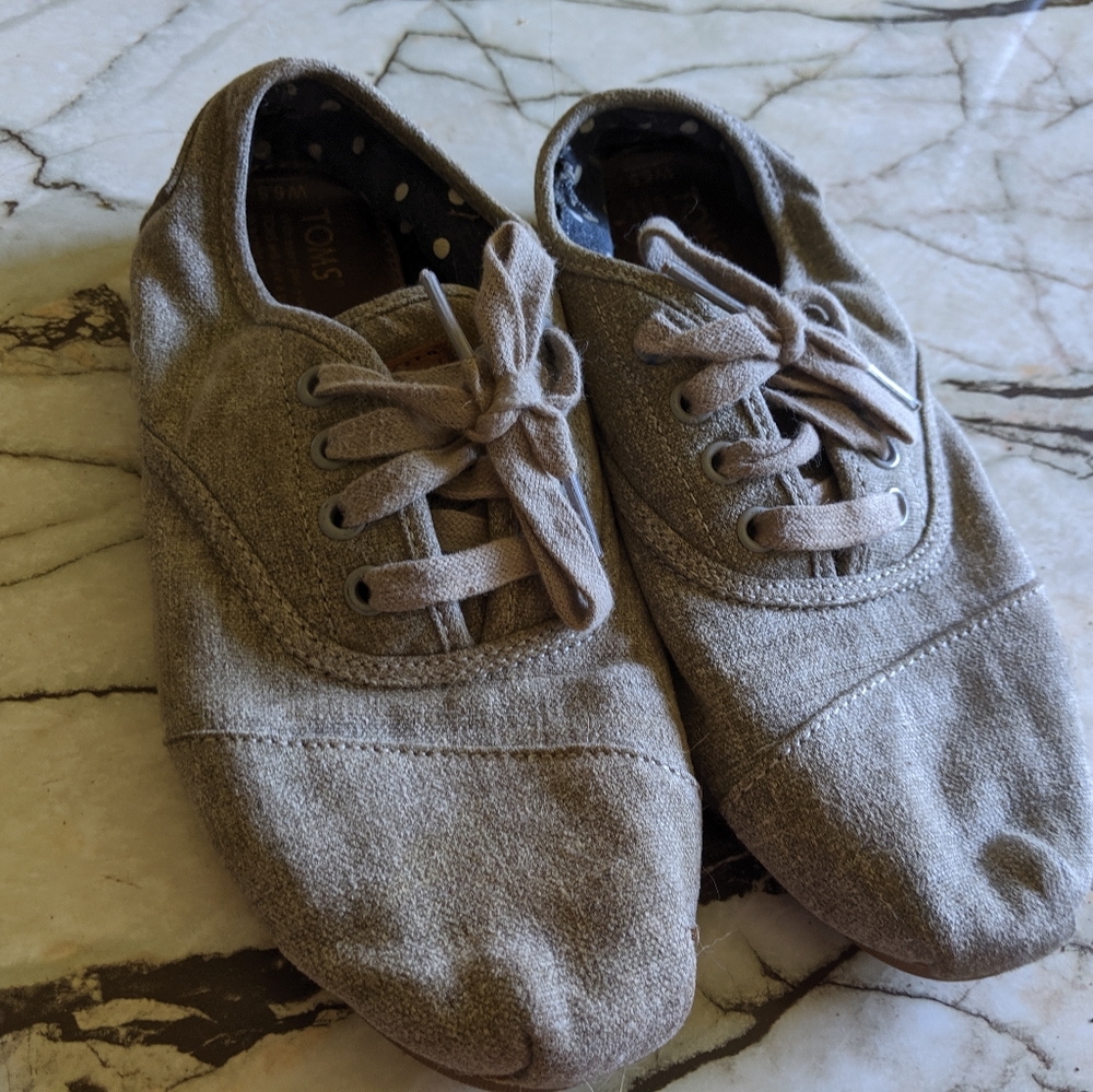 Pre-loved Tom Lace Up Shoes